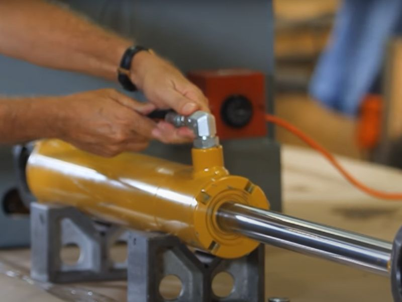 Hur man trycker testar en hydraulisk cylinder